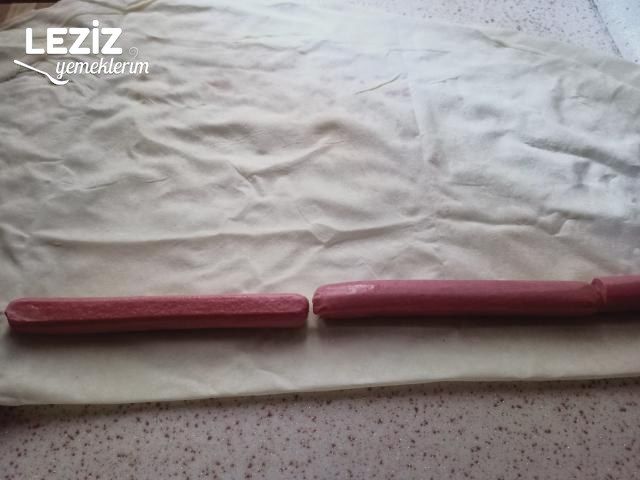 Çöp Şişlerde Çıtır Çıtır Sosis