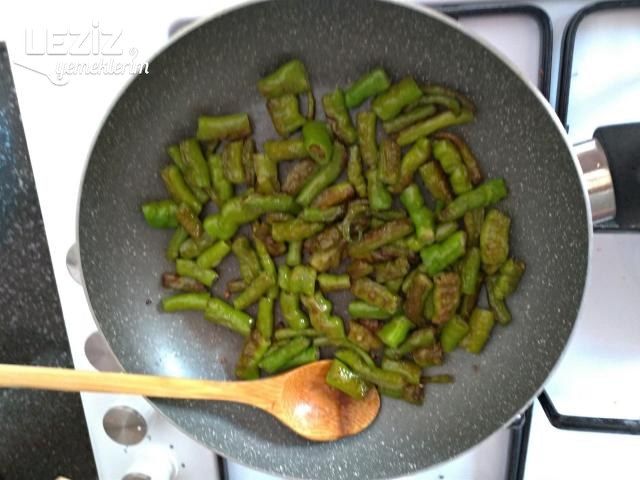 Yoğurtlu Biber Mezesi