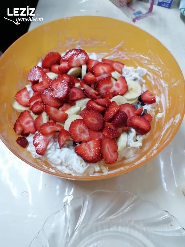 Meyveli Parfe Nasıl Yapılır