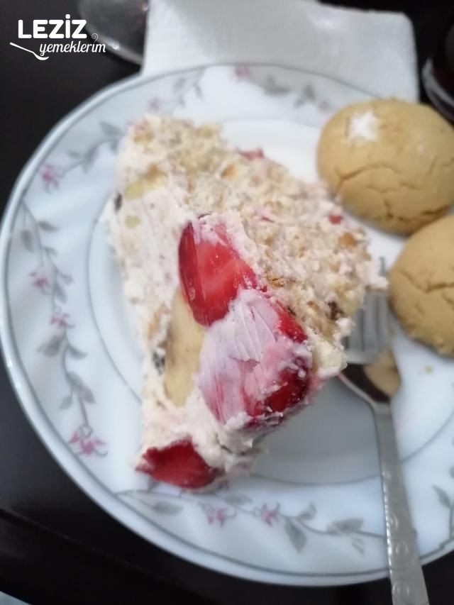 Meyveli Parfe Nasıl Yapılır