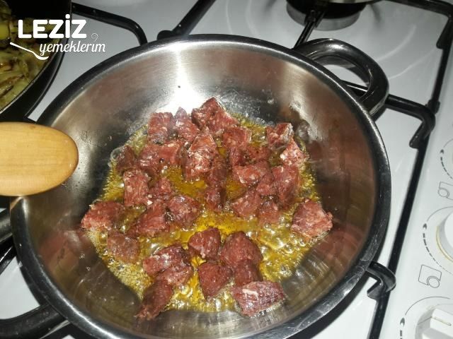 Tereyağlı Sucuklu Yumurta