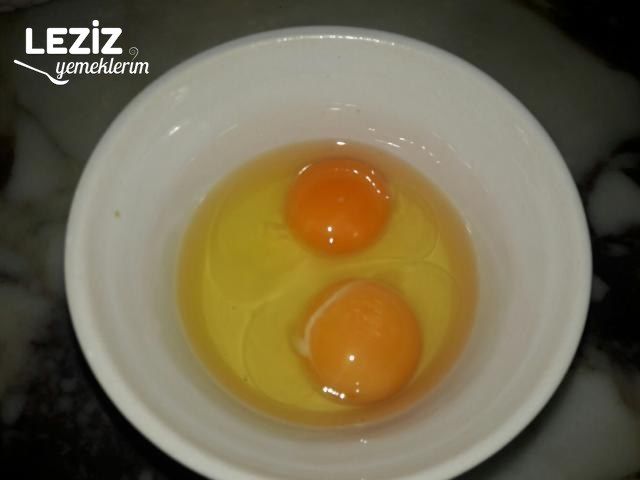 Tereyağlı Sucuklu Yumurta