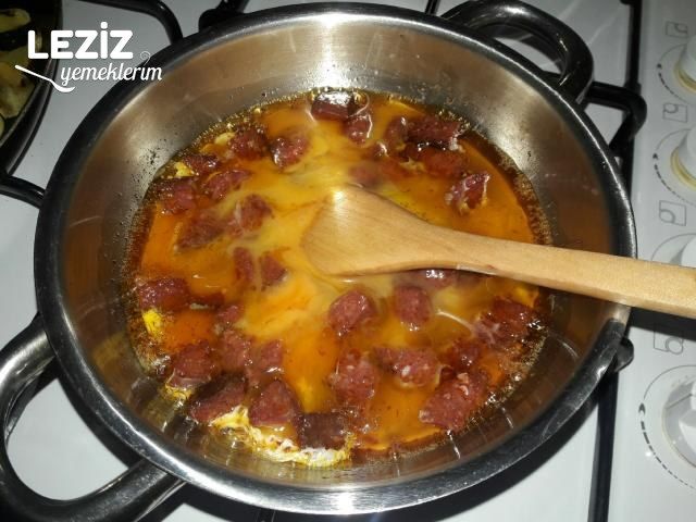 Tereyağlı Sucuklu Yumurta