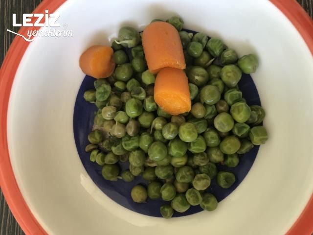 Bezelyeli Havuç Püresi (Bebekler İçin Ek Gıda 6+)