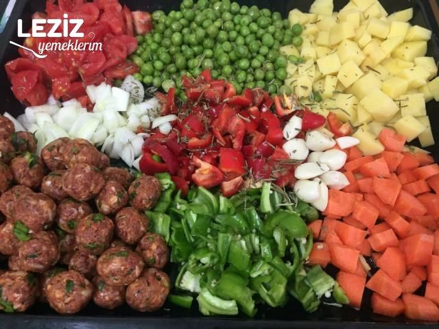 Fırında Sebzeli Misket Köfte Tarifi