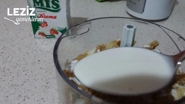 Çikolata Topları (3 Malzemeli - Çok Pratik)