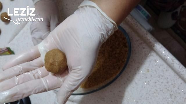 Çikolata Topları (3 Malzemeli - Çok Pratik)