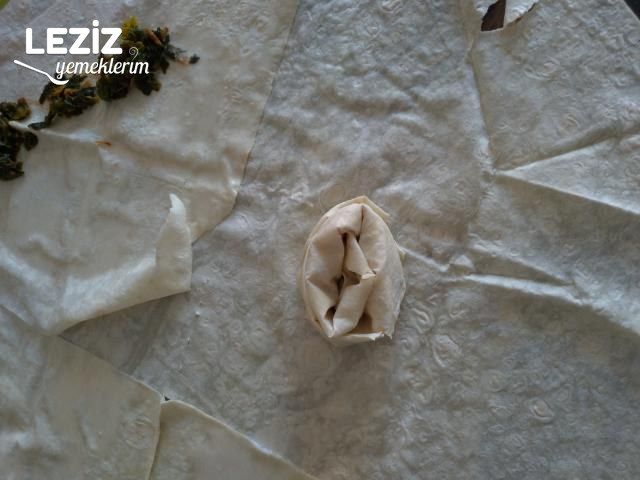 Ispanaklı Gül Börek Tarifi