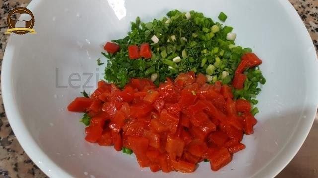 Közlenmiş Kırmızı Biber Salatası