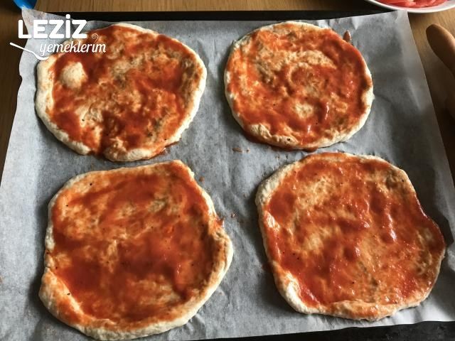 Mozzarella Peynirli Pizza Leziz Yemeklerim