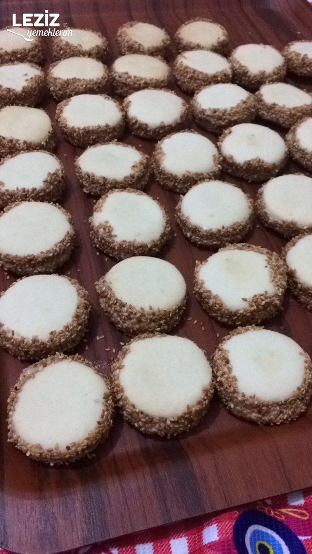 Tahinli Susamlı Kurabiye