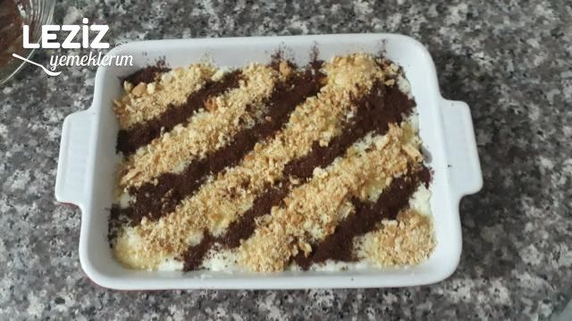 Bisküvili İrmik Tatlısı Nasıl Yapılır