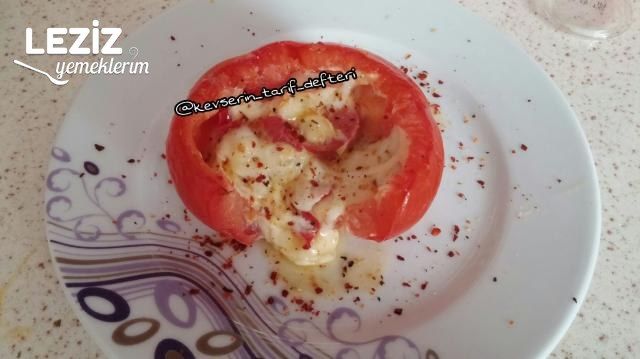 Domates İçinde Karışık Omlet