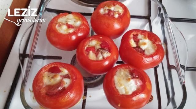 Domates İçinde Karışık Omlet