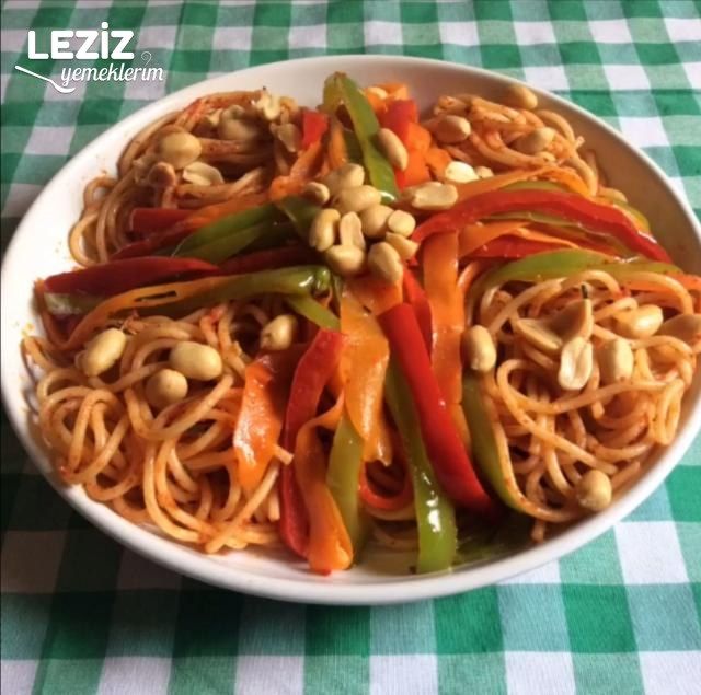 Sebzeli Fıstıklı Makarna