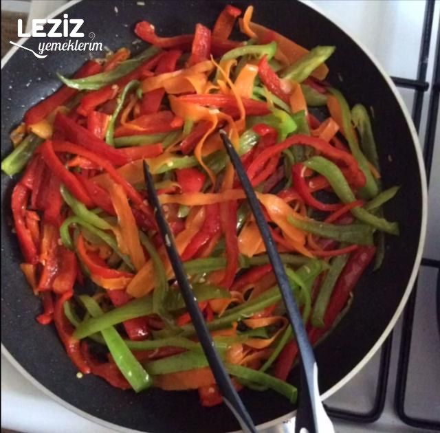 Sebzeli Fıstıklı Makarna