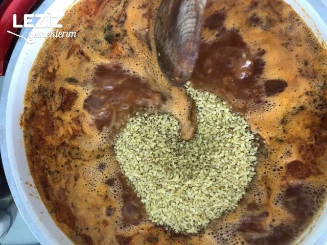 Domatesli Mercimekli Bulgur Pilavı