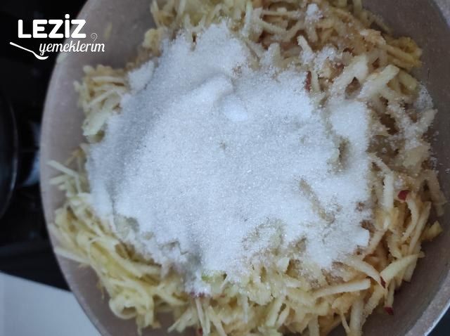 Nefis Elmalı Turta Nasıl Yapılır