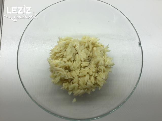 Yoğurtlu Arpa Şehriye Salatası