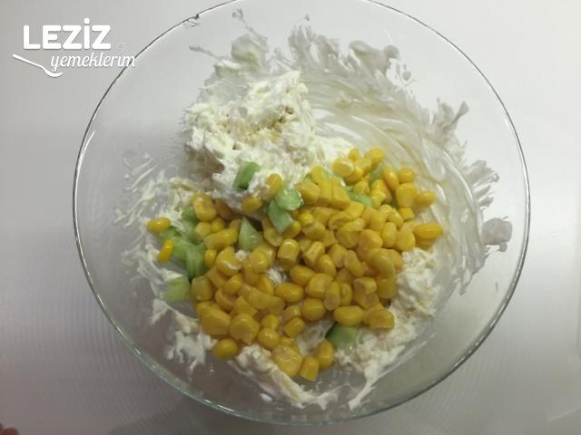 Yoğurtlu Arpa Şehriye Salatası