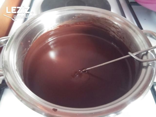 Ev Yapımı Çikolata Sosu