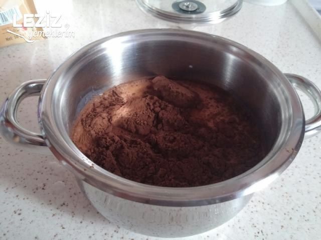 Ev Yapımı Çikolata Sosu