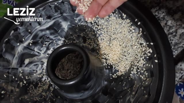 Susam Mantolu Haşhaşlı Kek