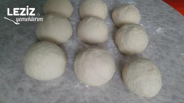 El Açması Ispanaklı Kıymalı Börek