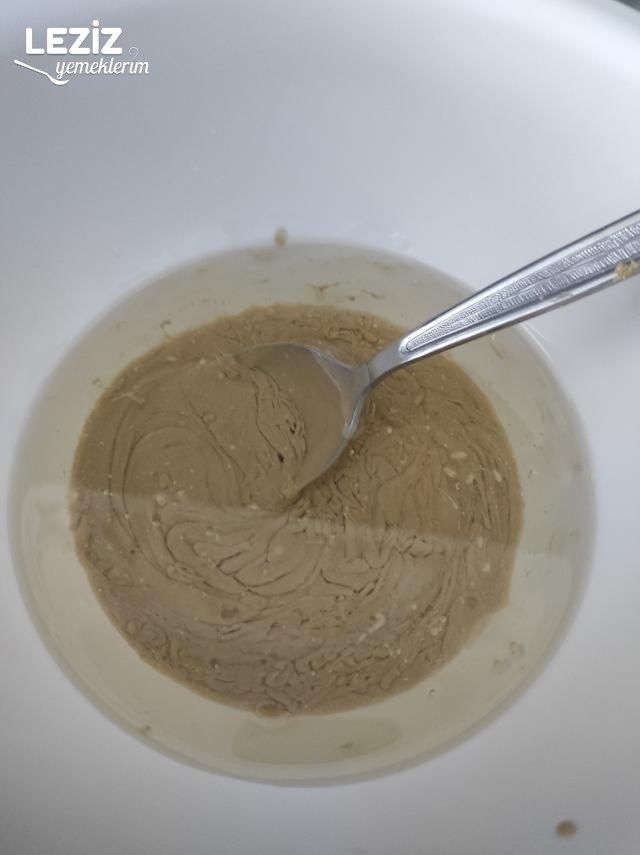 Tahin Soslu Ispanaklı Börek