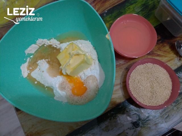 Susamlı Gevrek Toplar