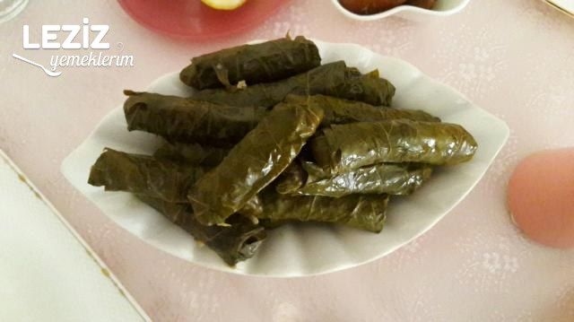 Zeytinyağlı Yaprak Sarması Nasıl Yapılır
