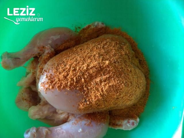 Fırında Yılbaşı Tavuğu (Bulgur Pilavı Yatağında)