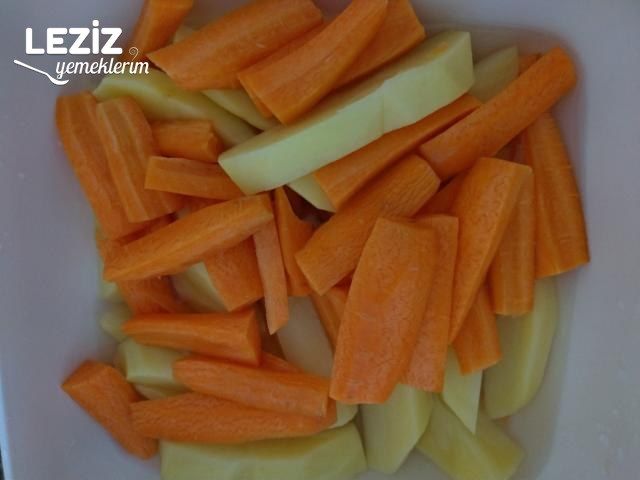 Fırında Yılbaşı Tavuğu (Bulgur Pilavı Yatağında)