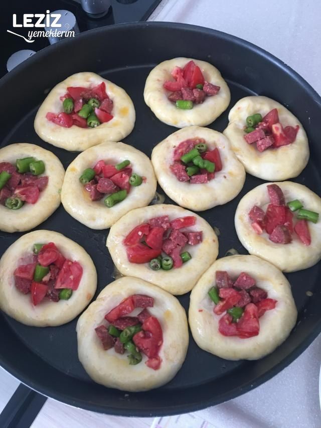 Ev Yapımı Mini Pizza Leziz Yemeklerim