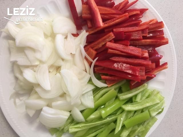 Biberli Jülyen Tavuk