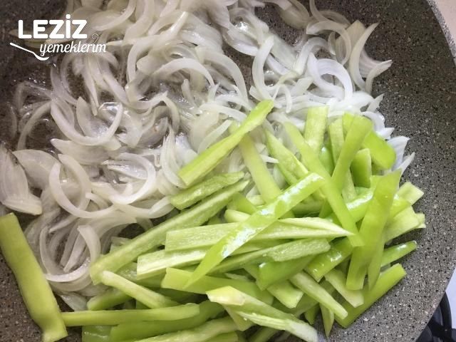 Biberli Jülyen Tavuk