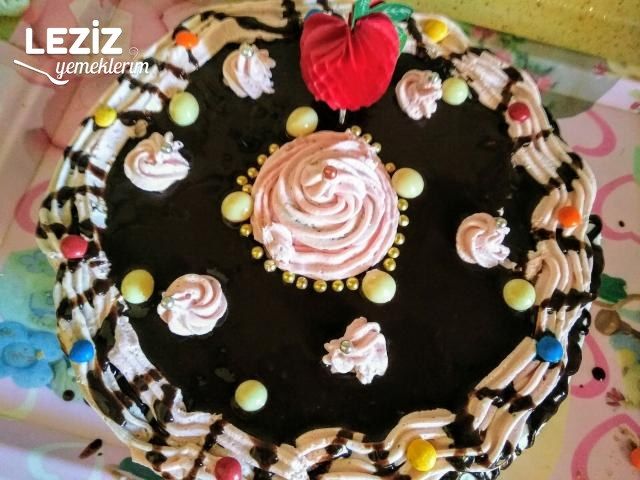 Yaş Pasta Nasıl Yapılır