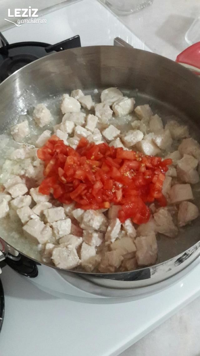 Tavuklu Bezelye Yemeği Yapılışı