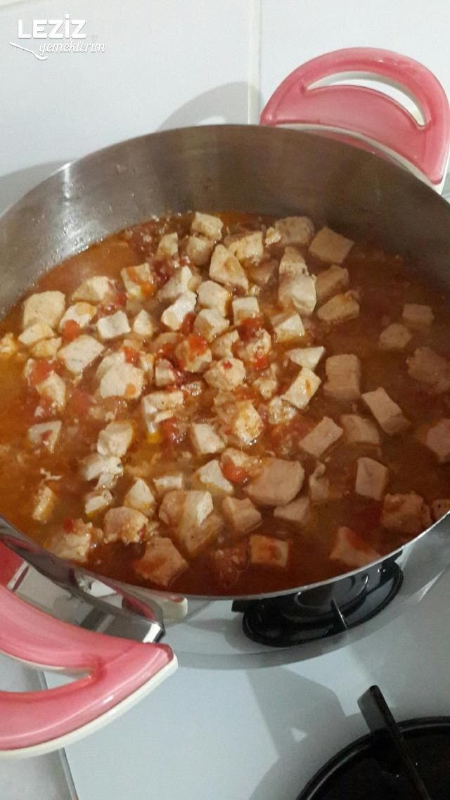 Tavuklu Bezelye Yemeği Yapılışı