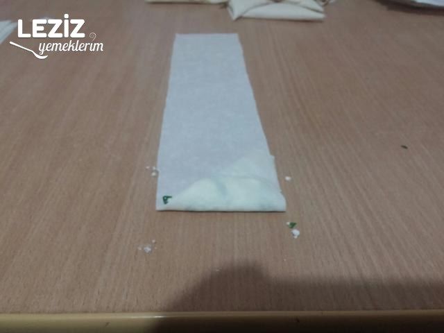 Çıtır Çıtır Üçgen Börek Tarifi