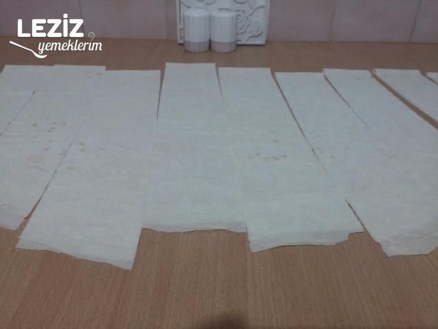 Çıtır Çıtır Üçgen Börek Tarifi