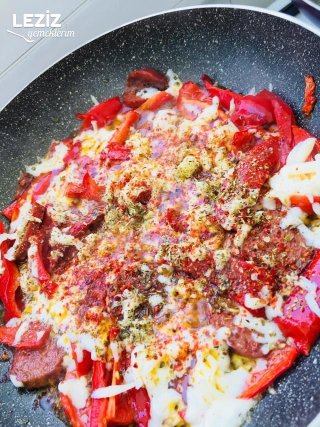 Kahvaltılık Kaşarlı Sucuklu Biber