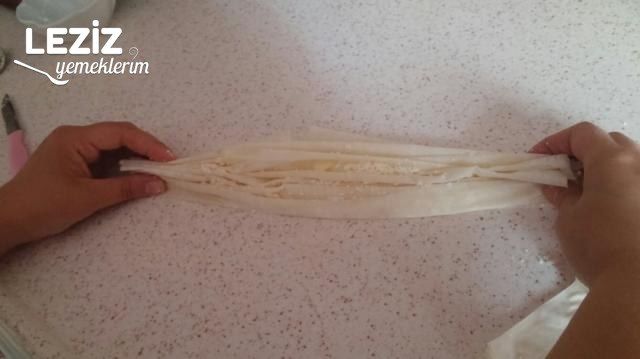Çıtır Çıtır Peynirli Pileli Börek Tarifi