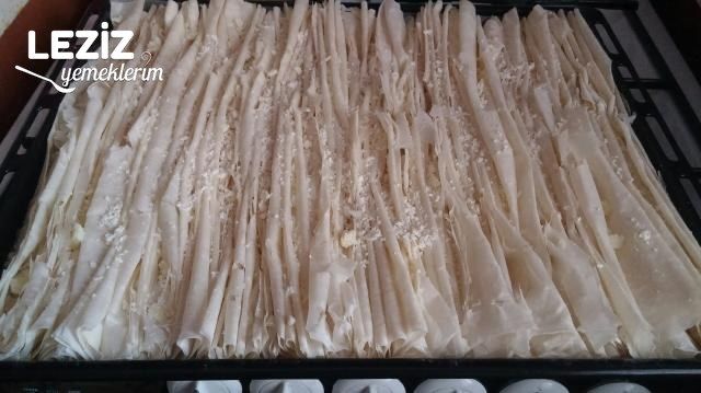 Çıtır Çıtır Peynirli Pileli Börek Tarifi