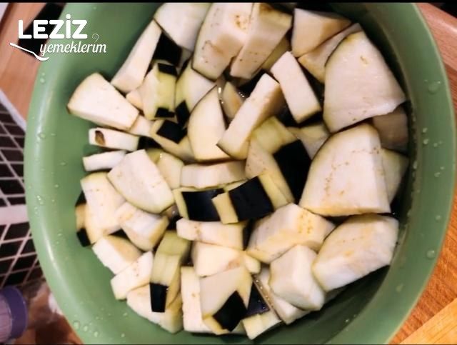 Fırında Kıymalı Patlıcan Yemeği