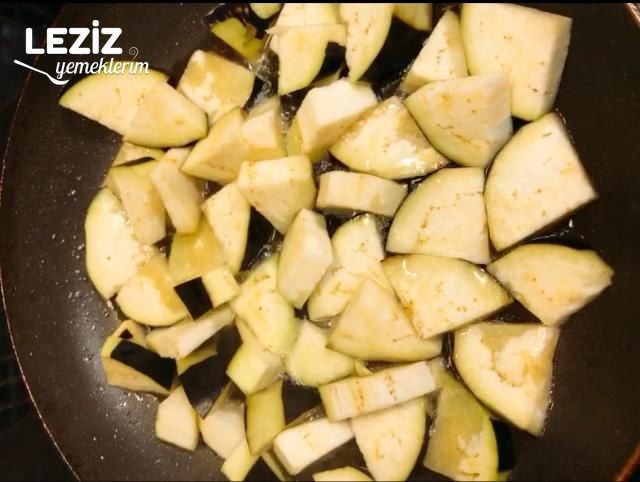 Fırında Kıymalı Patlıcan Yemeği