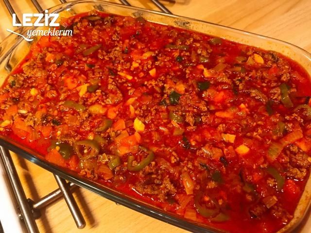 Fırında Kıymalı Patlıcan Yemeği