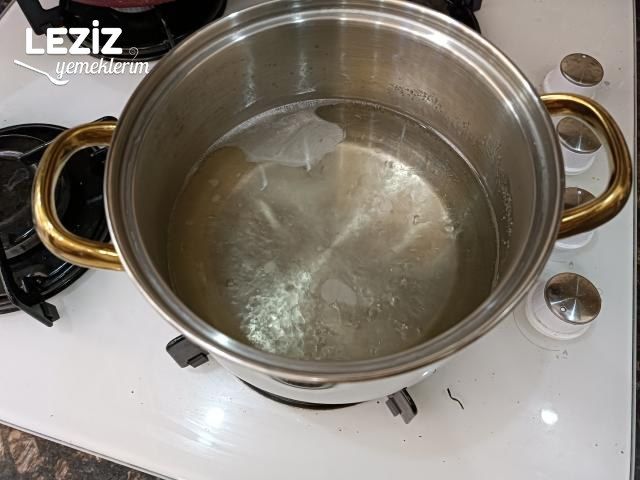 Haşhaşlı Kakaolu Cevizpare Tatlısı