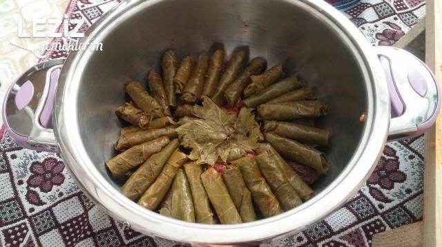 Yaprak Sarma (Kıymalı)