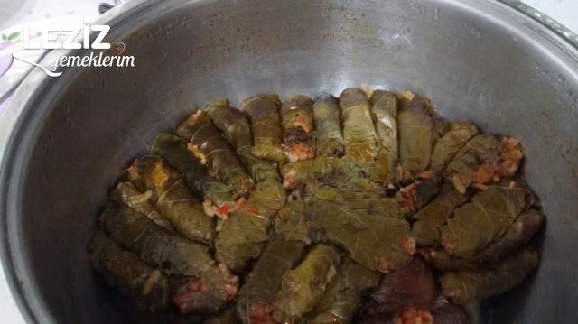 Yaprak Sarma (Kıymalı)